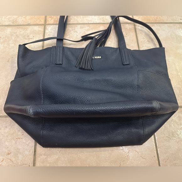 Michael Kors Ashbury Grab Tote Bag Blue - Picture 9 of 13